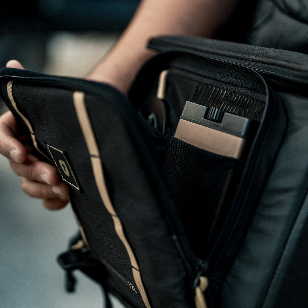 RoadRunner | 12L Shoulder Bag